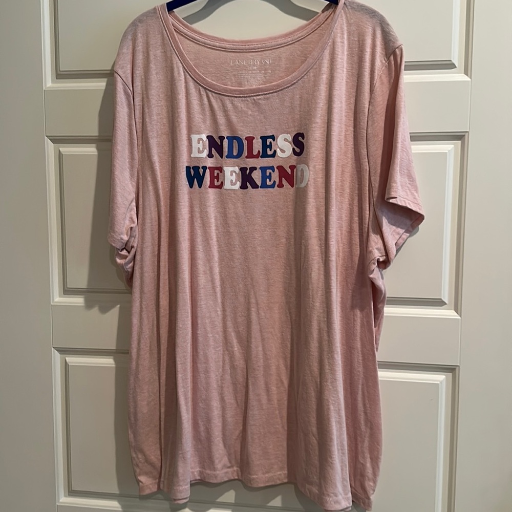 Like new Lane Bryant Endless Weekend pink graphic tee size 26/28